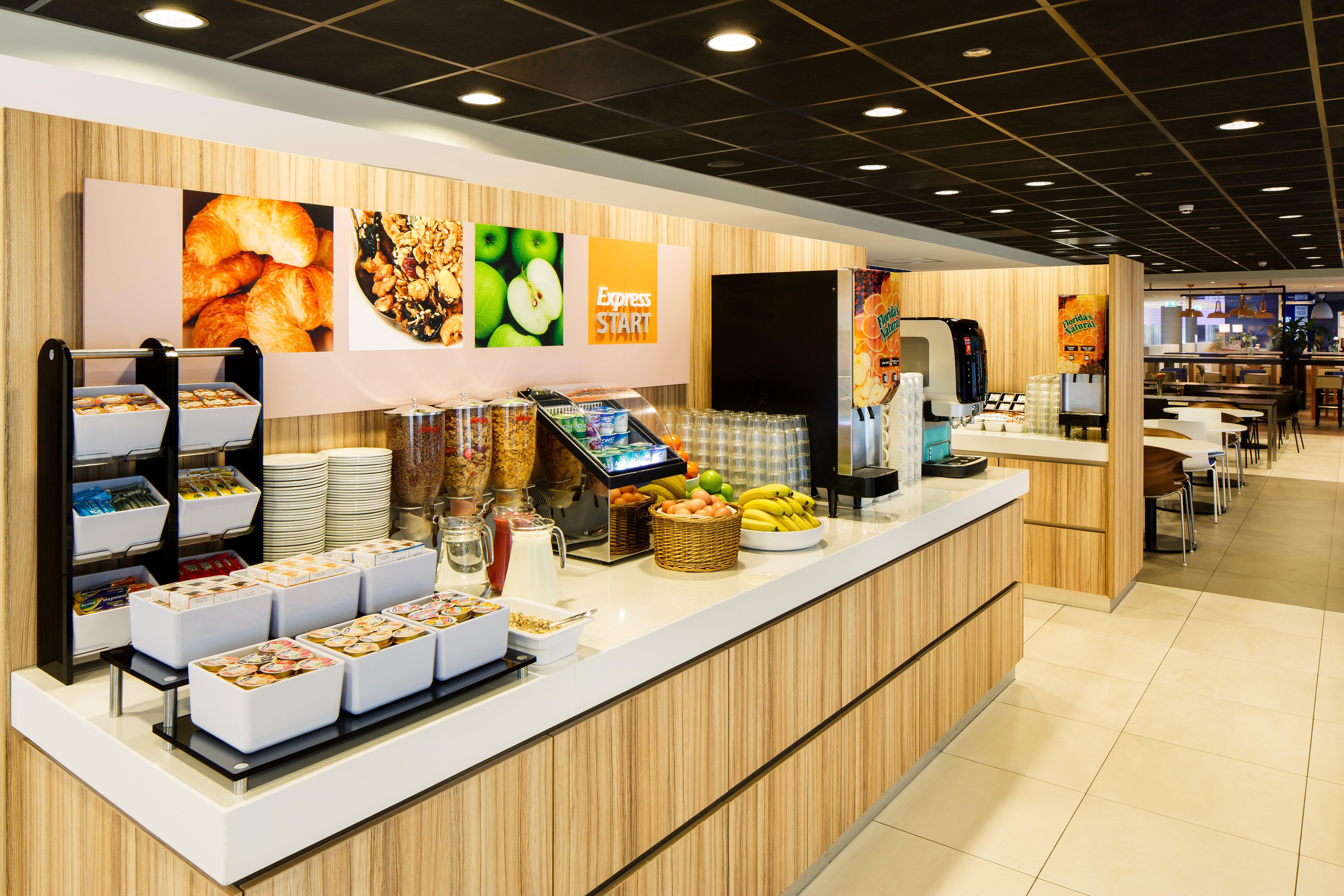 Holiday Inn Express Rotterdam - Central Station By Ihg Eksteriør bilde