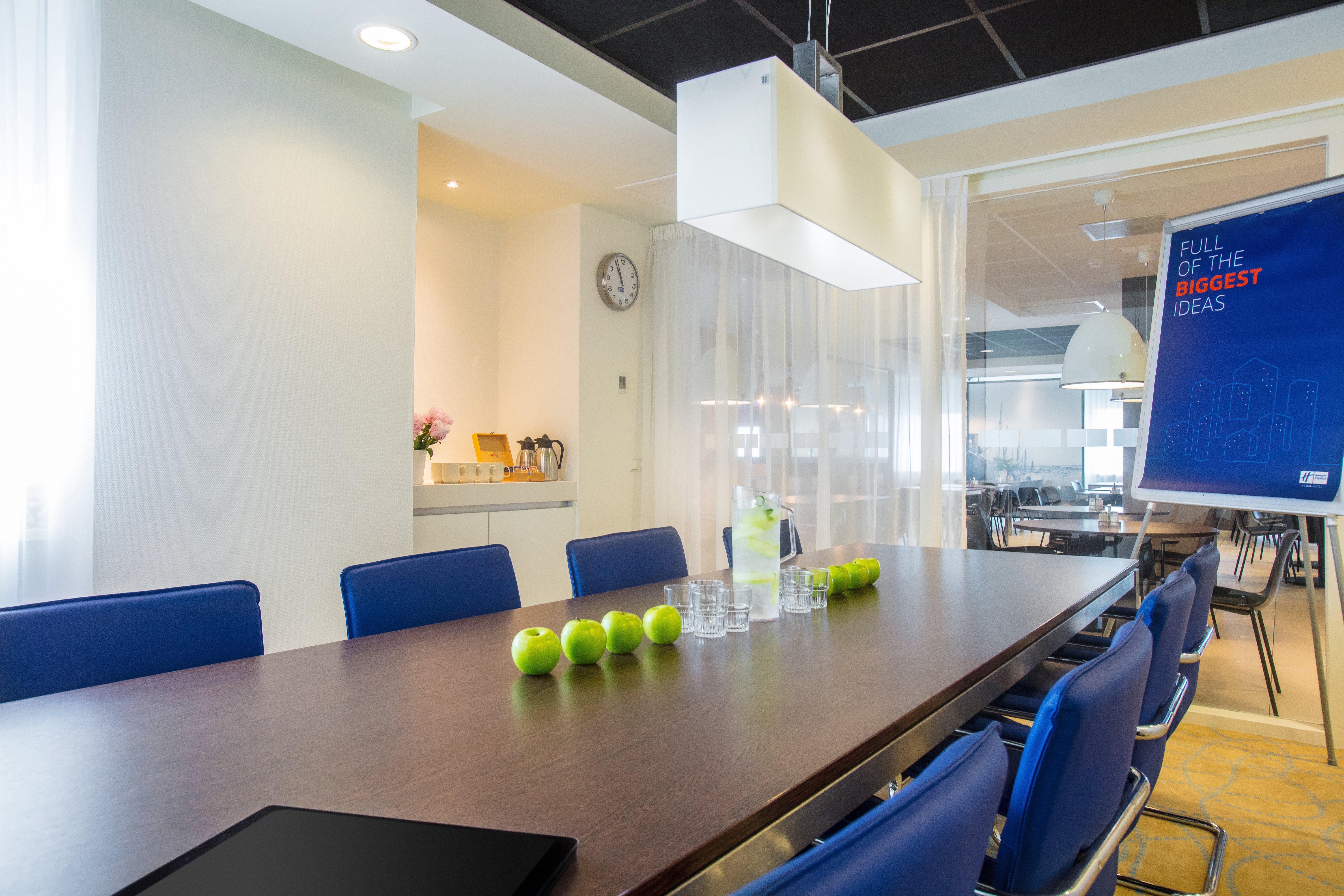 Holiday Inn Express Rotterdam - Central Station By Ihg Eksteriør bilde