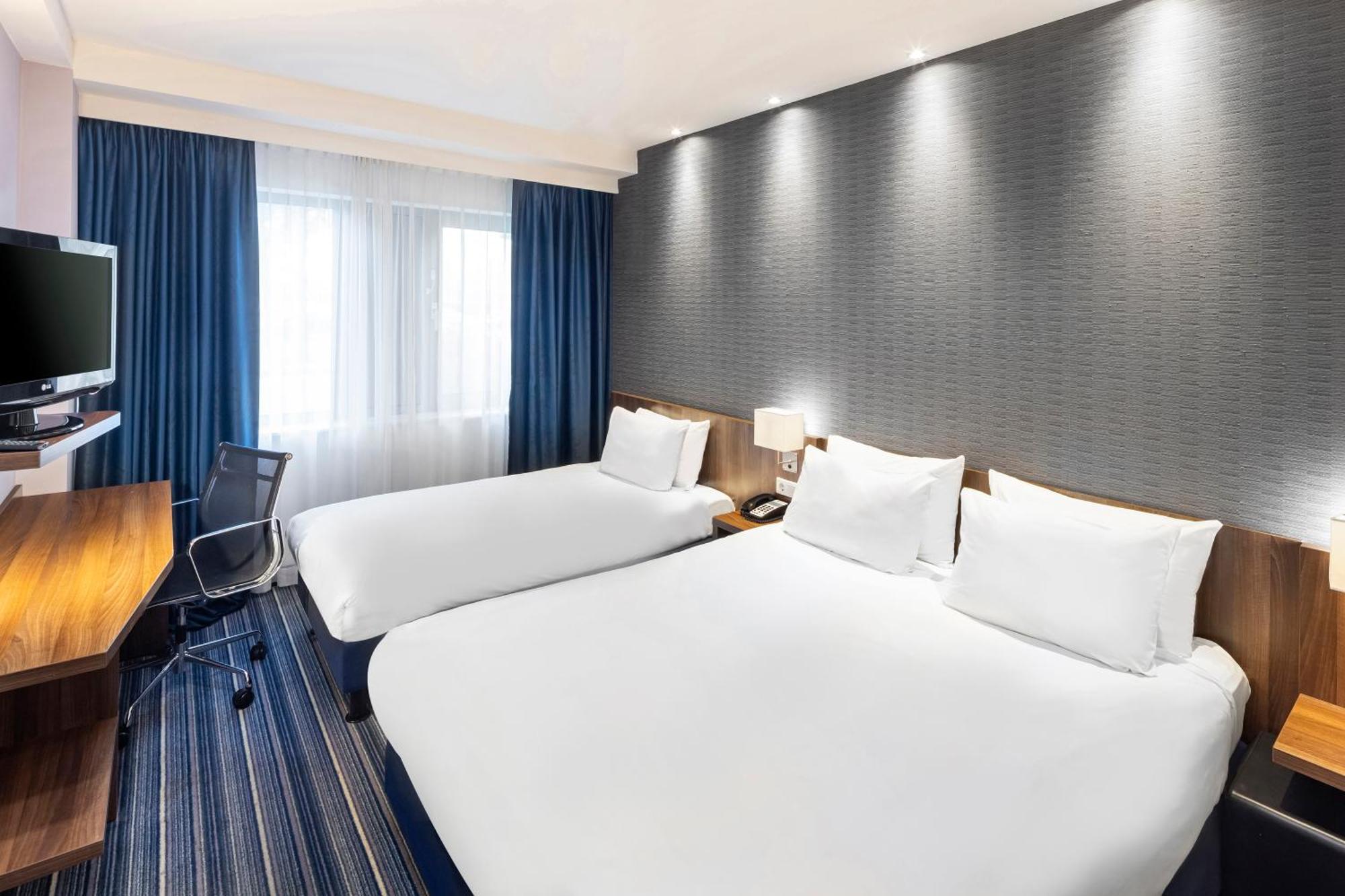 Holiday Inn Express Rotterdam - Central Station By Ihg Eksteriør bilde