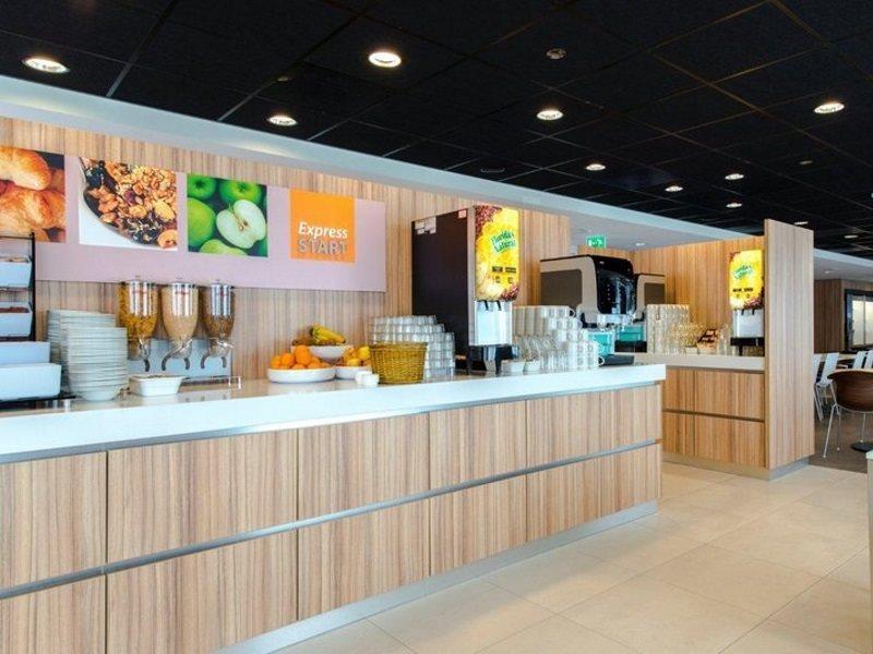 Holiday Inn Express Rotterdam - Central Station By Ihg Eksteriør bilde