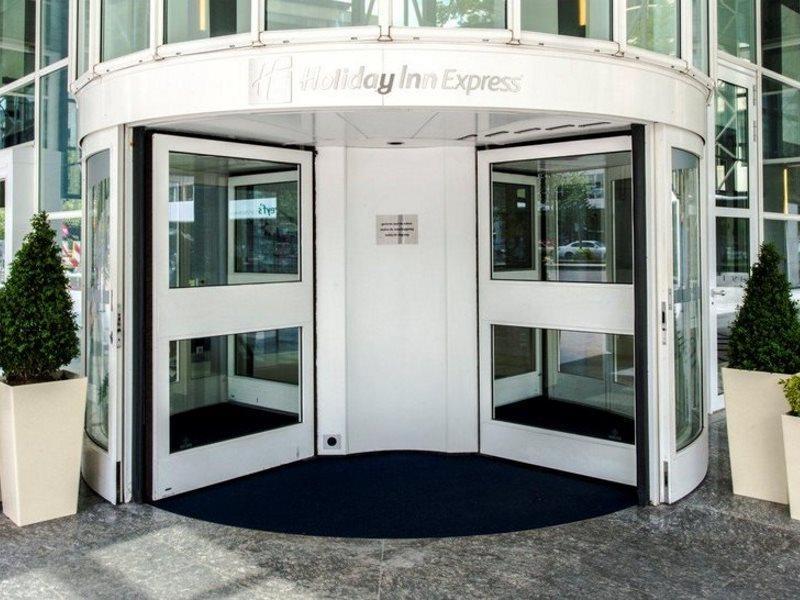 Holiday Inn Express Rotterdam - Central Station By Ihg Eksteriør bilde