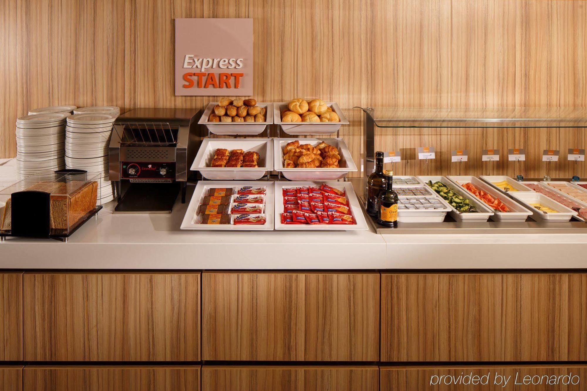 Holiday Inn Express Rotterdam - Central Station By Ihg Eksteriør bilde